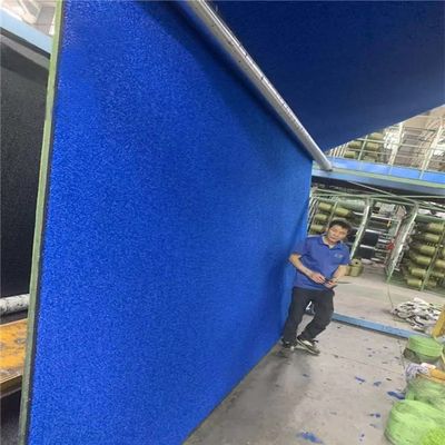 Anti UV Golf Artificial Grass Indoor Menempatkan Lateks Hijau 12mm 13mm SBR